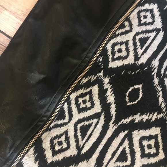 Faux leather zipper diamond pattern ISLE skirt - Picture 3 of 8